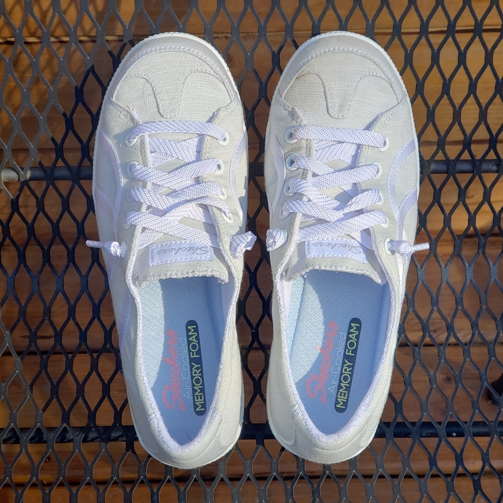 Womens skechers shoes sneakers 7.5 white